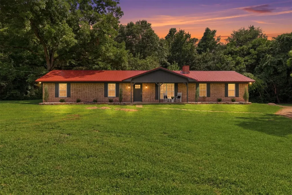 898 Farm Road 21 Mount Vernon TX 75457