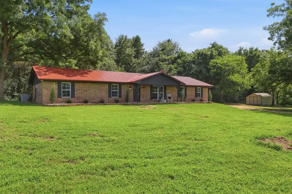 898 Farm Road 21 Mount Vernon TX 75457