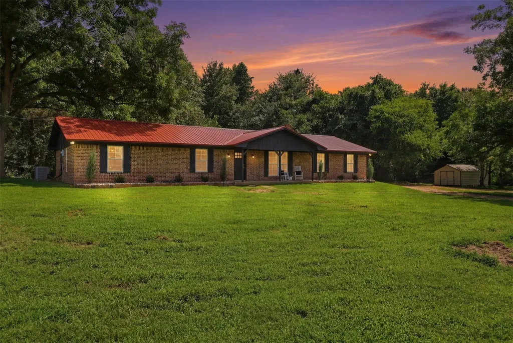 898 Farm Road 21 Mount Vernon TX 75457