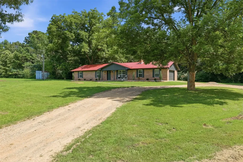 898 Farm Road 21 Mount Vernon TX 75457