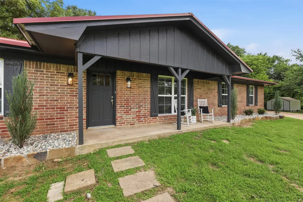 898 Farm Road 21 Mount Vernon TX 75457