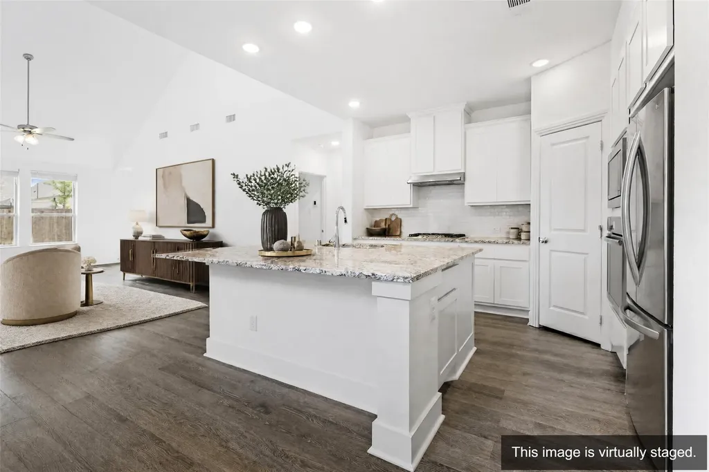 1822 Eagle Landing Van Alstyne TX 75495