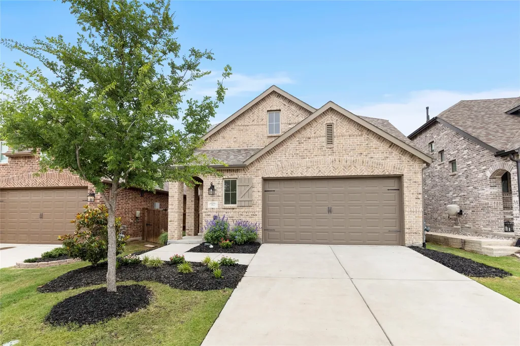 1822 Eagle Landing Van Alstyne TX 75495