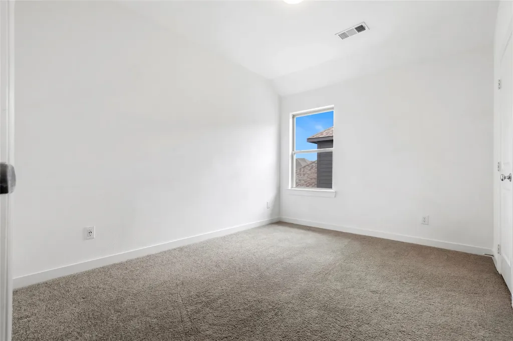 1822 Eagle Landing Van Alstyne TX 75495