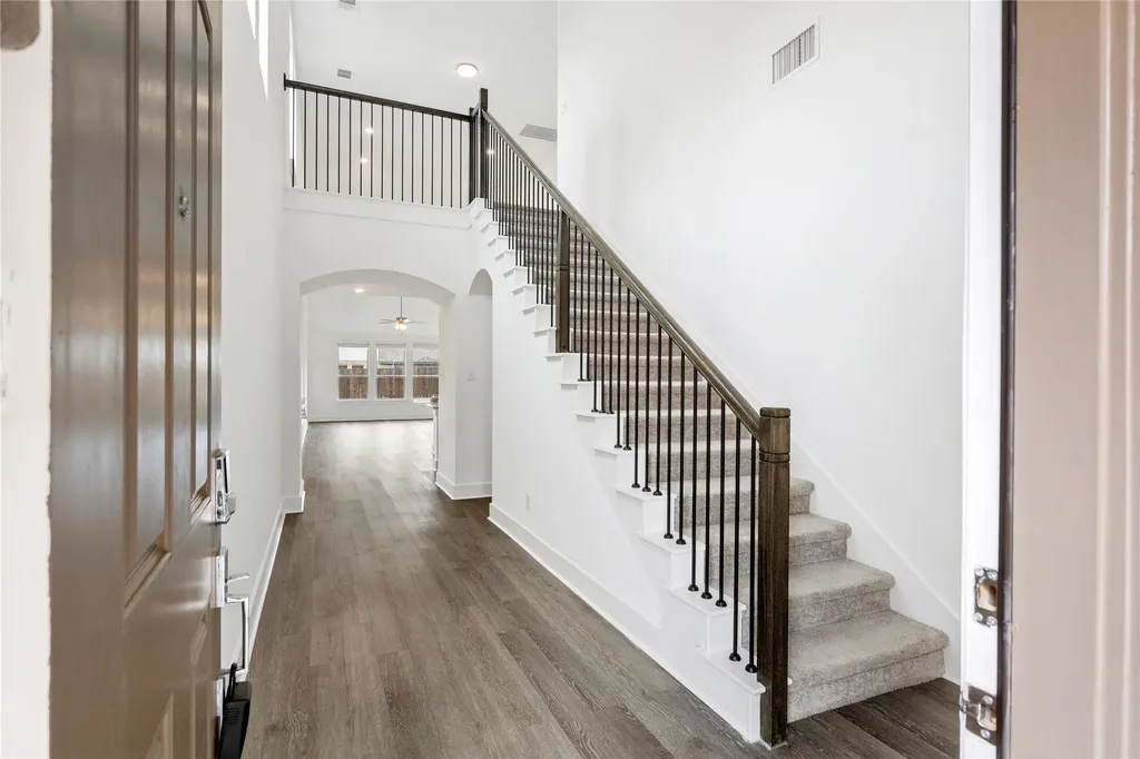 1822 Eagle Landing Van Alstyne TX 75495