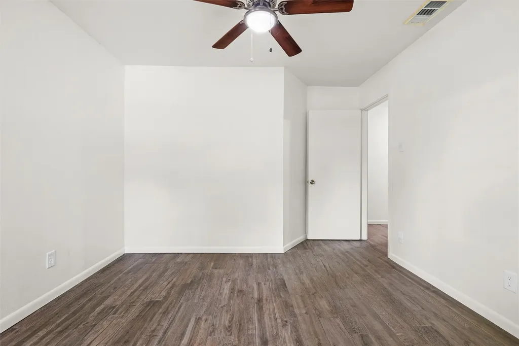 5605 Wales Avenue Fort Worth TX 76133