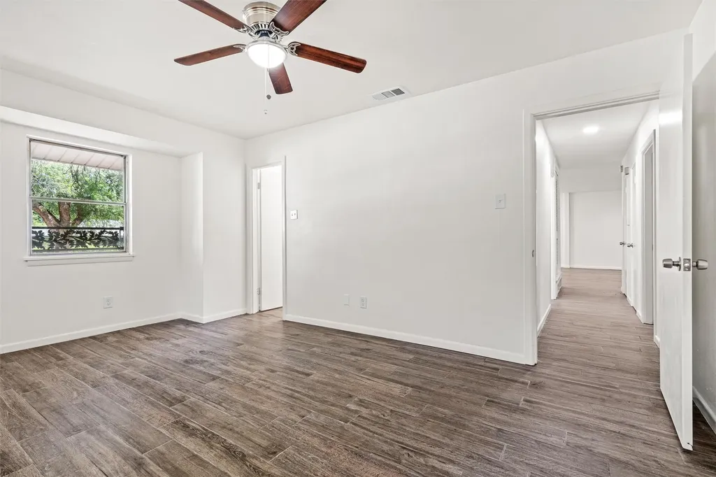 5605 Wales Avenue Fort Worth TX 76133