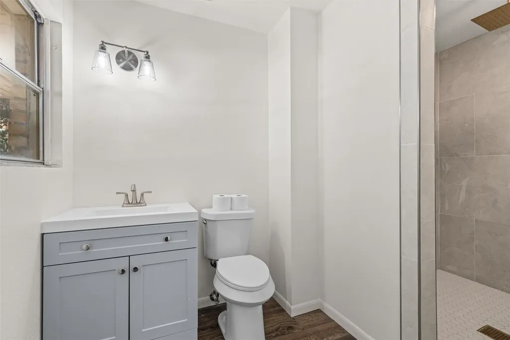 5605 Wales Avenue Fort Worth TX 76133