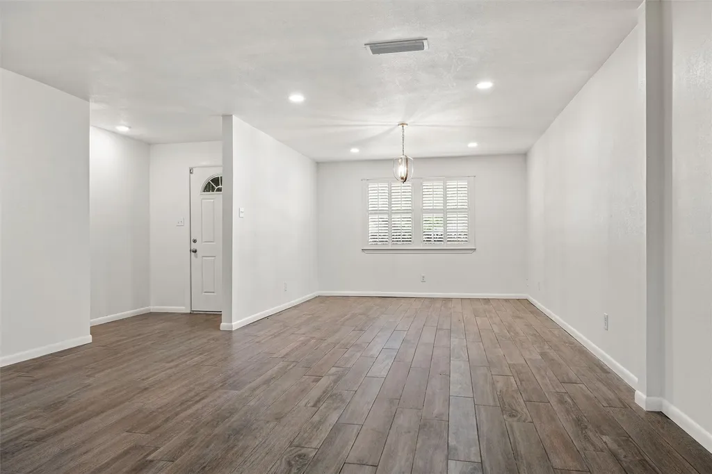 5605 Wales Avenue Fort Worth TX 76133