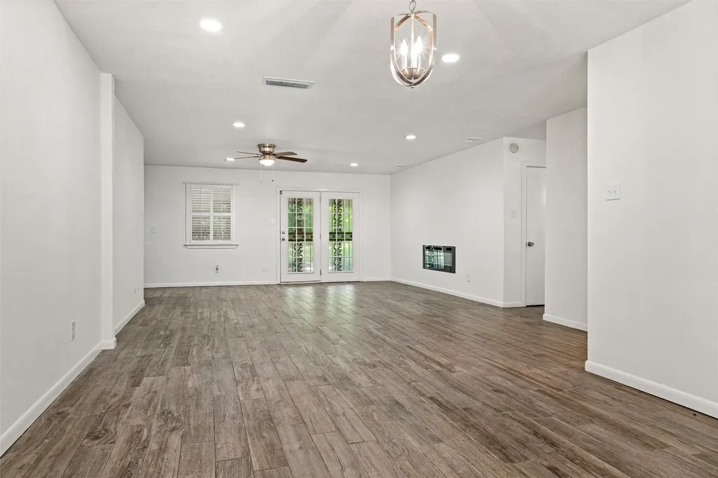 5605 Wales Avenue Fort Worth TX 76133