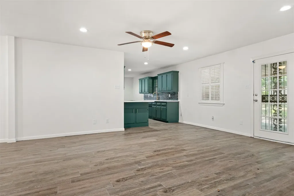 5605 Wales Avenue Fort Worth TX 76133