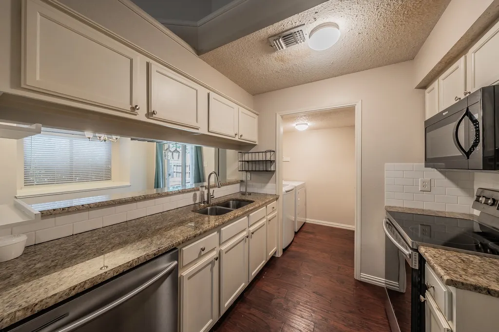 6402 Valleybrooke Court Arlington TX 76001