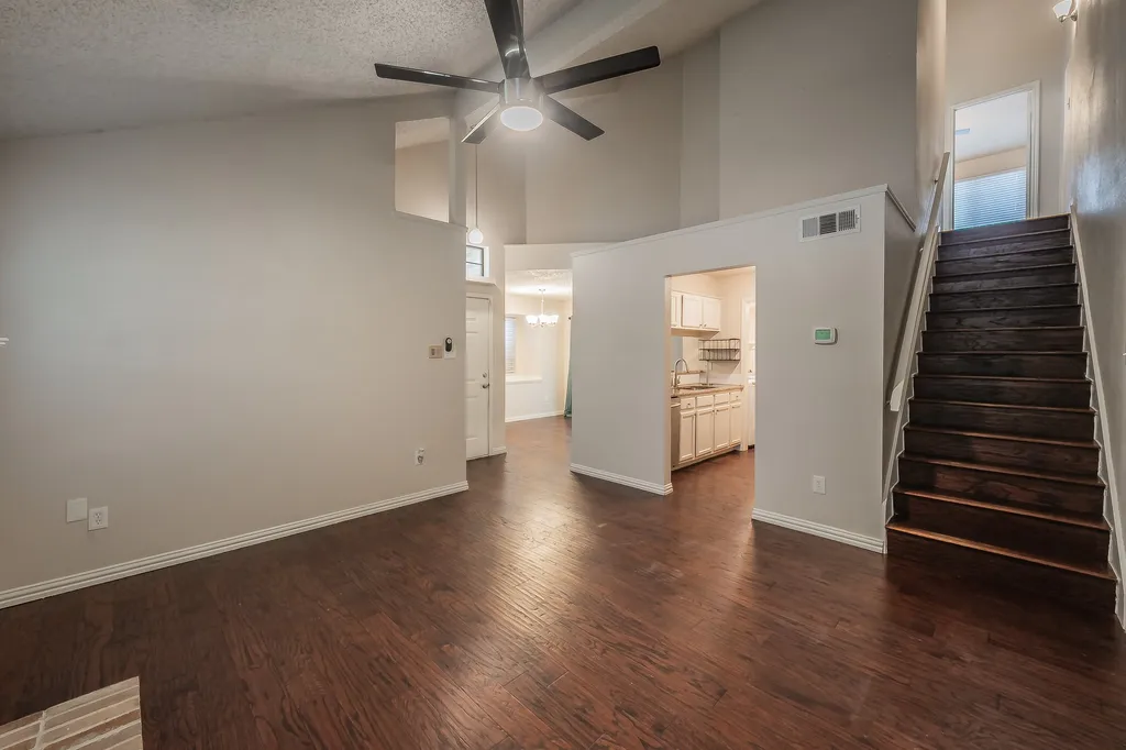 6402 Valleybrooke Court Arlington TX 76001