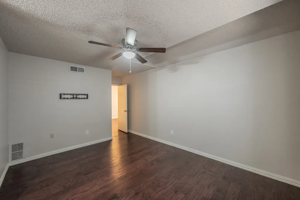 6402 Valleybrooke Court Arlington TX 76001