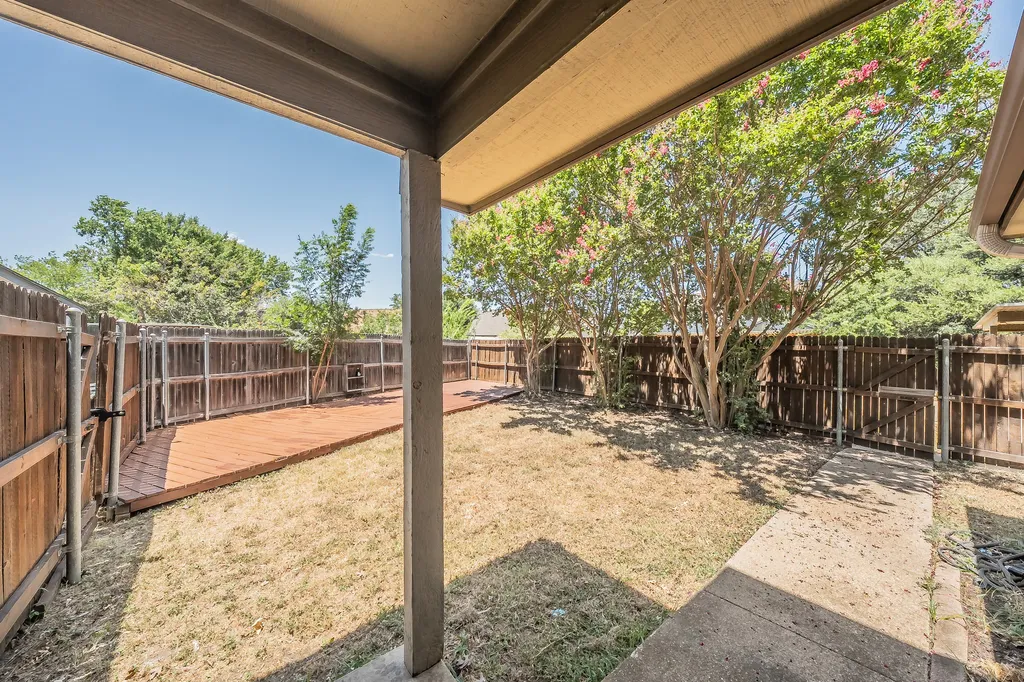 6402 Valleybrooke Court Arlington TX 76001