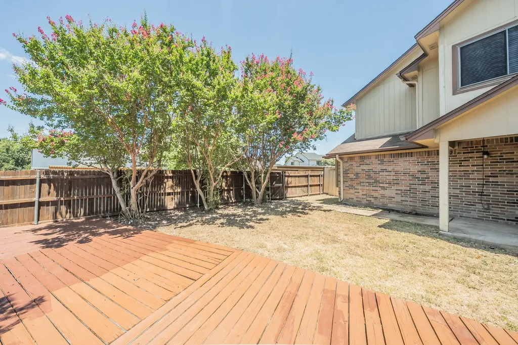 6402 Valleybrooke Court Arlington TX 76001