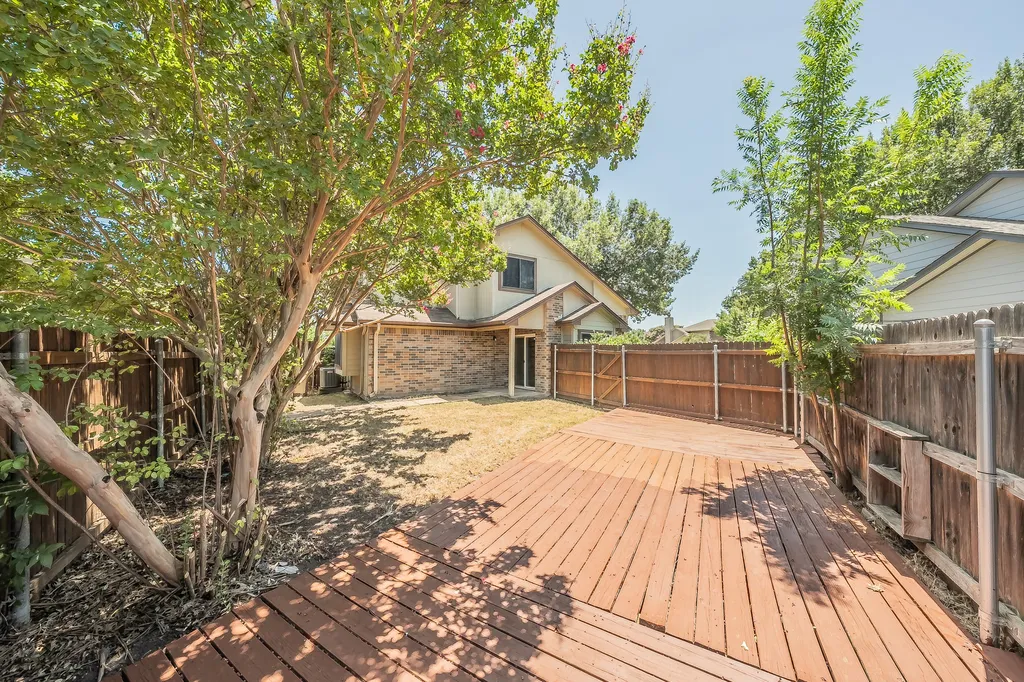 6402 Valleybrooke Court Arlington TX 76001