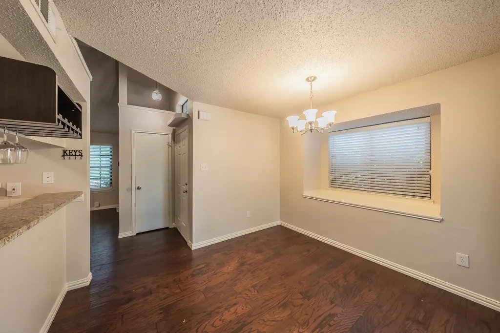 6402 Valleybrooke Court Arlington TX 76001