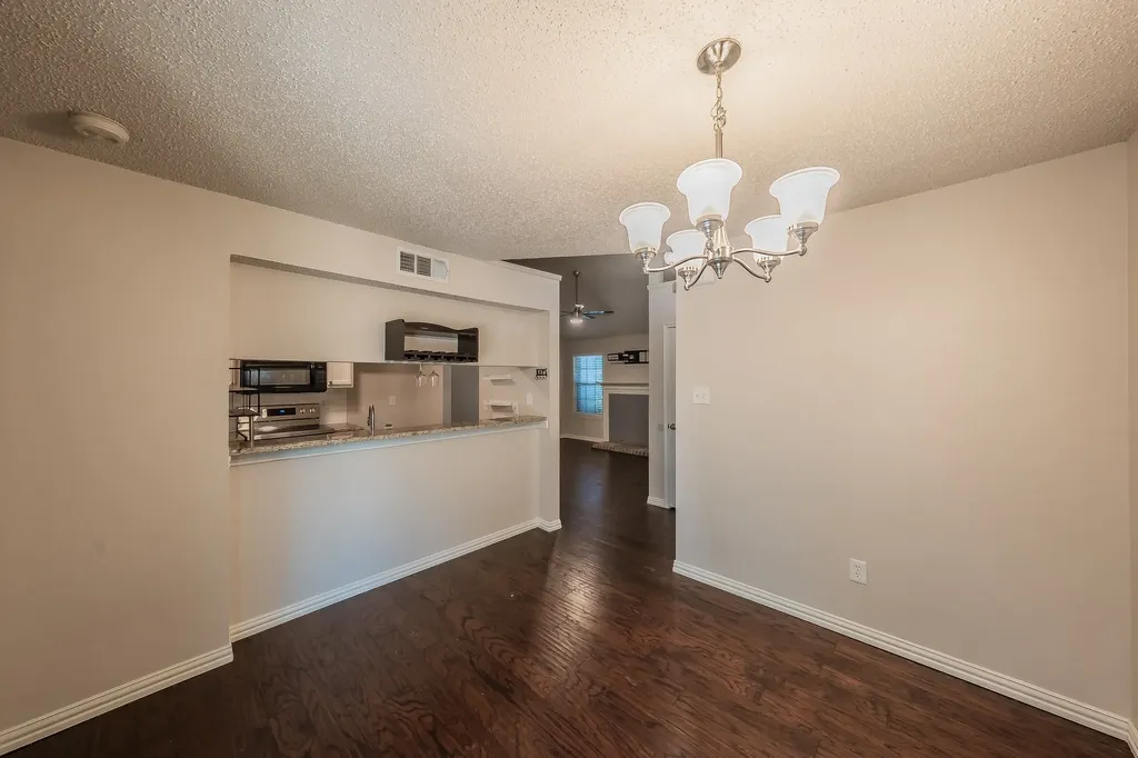6402 Valleybrooke Court Arlington TX 76001