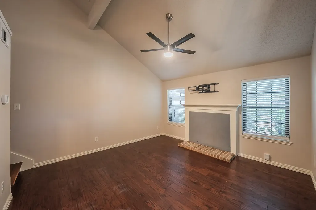 6402 Valleybrooke Court Arlington TX 76001