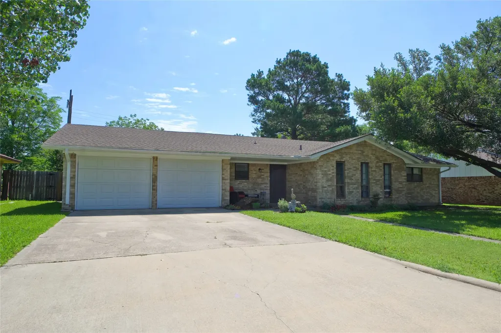 1208 Aspen Road Gainesville TX 76240