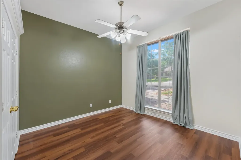 2305 Whispering Oaks Denton TX 76209