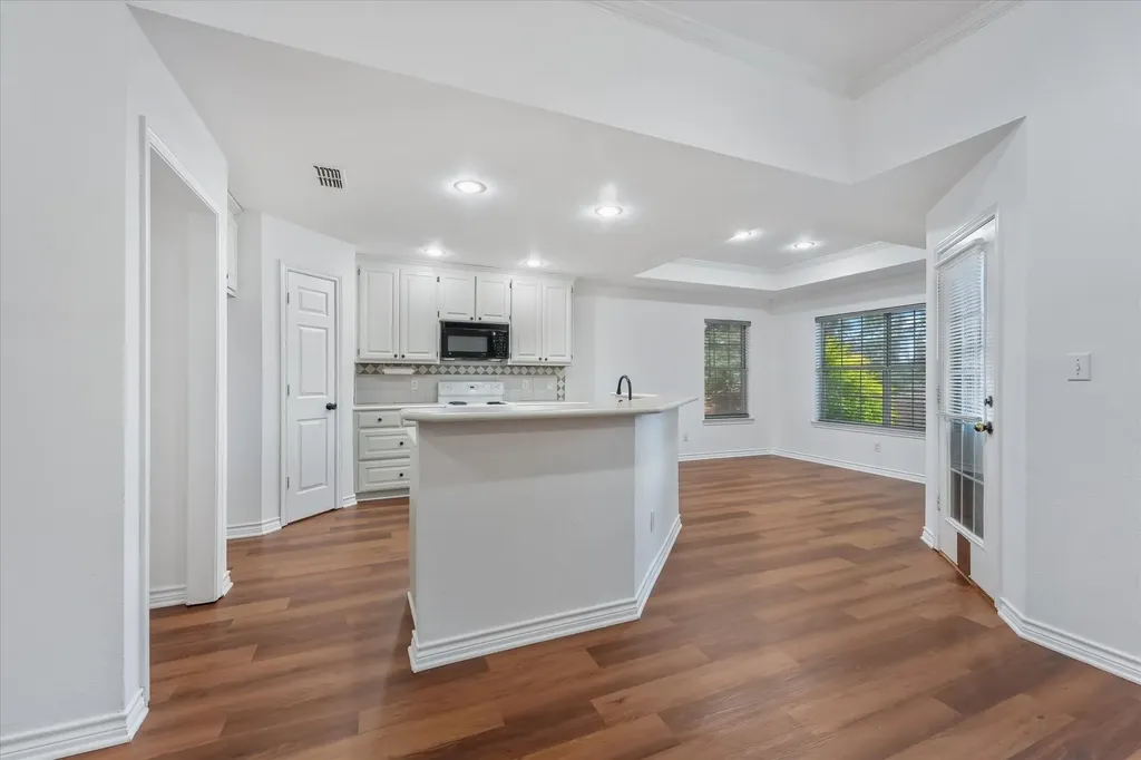 2305 Whispering Oaks Denton TX 76209