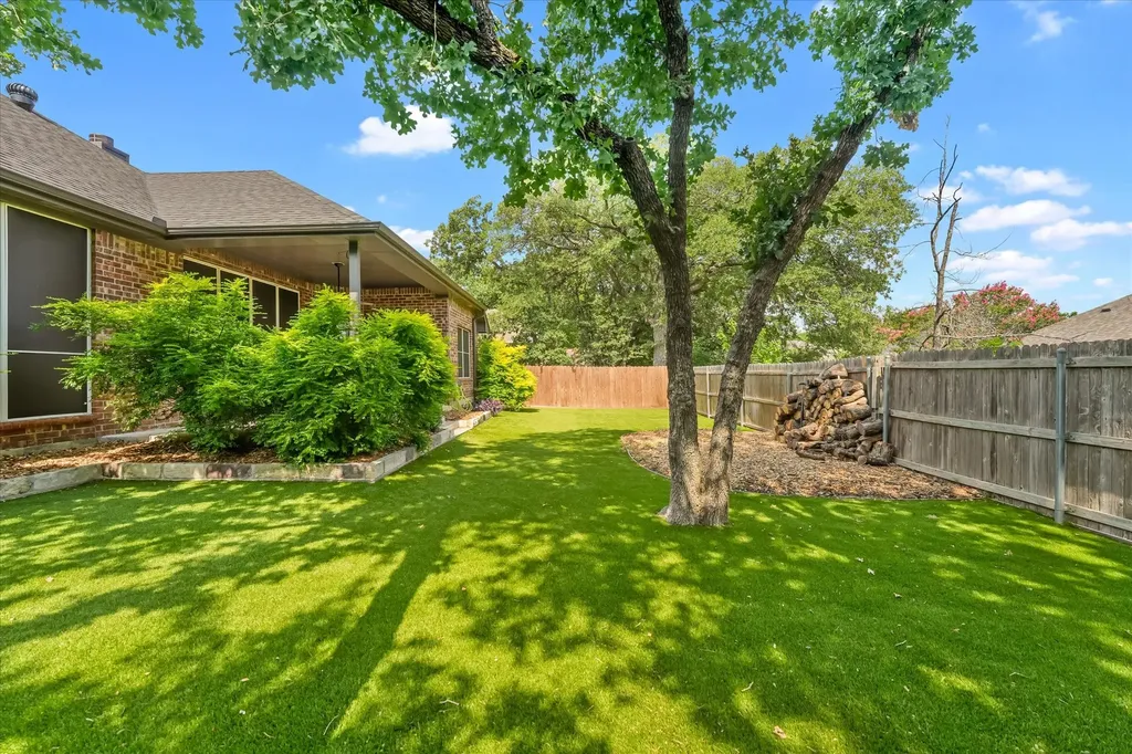 2305 Whispering Oaks Denton TX 76209