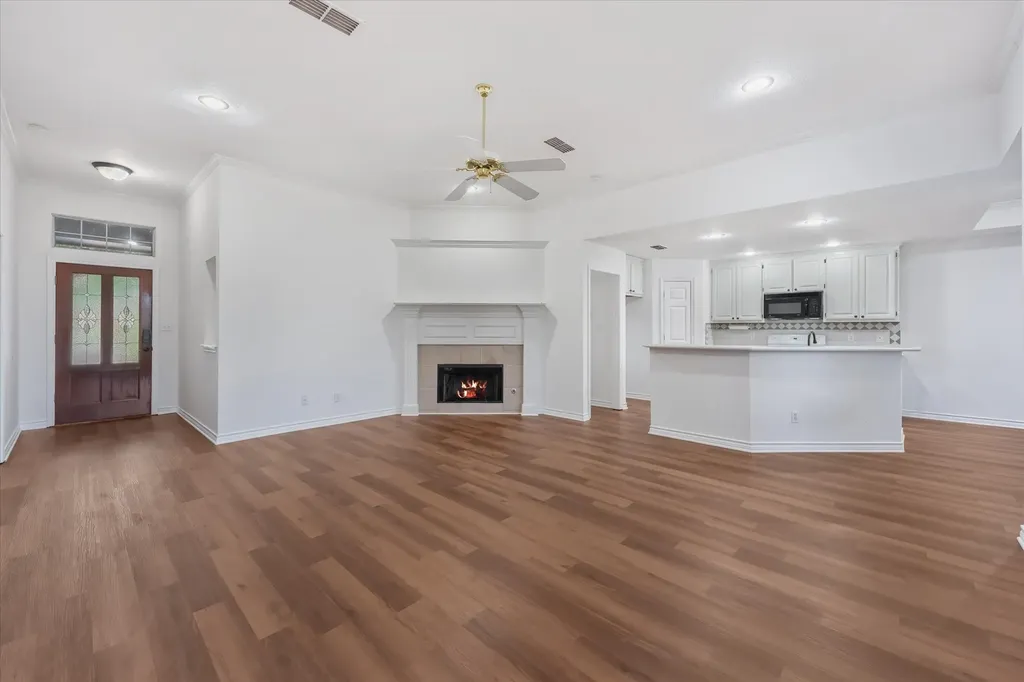 2305 Whispering Oaks Denton TX 76209