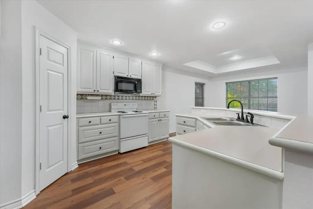 2305 Whispering Oaks Denton TX 76209