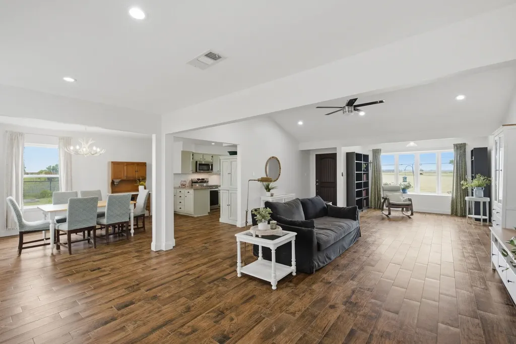 698 Hackberry Road Van Alstyne TX 75495