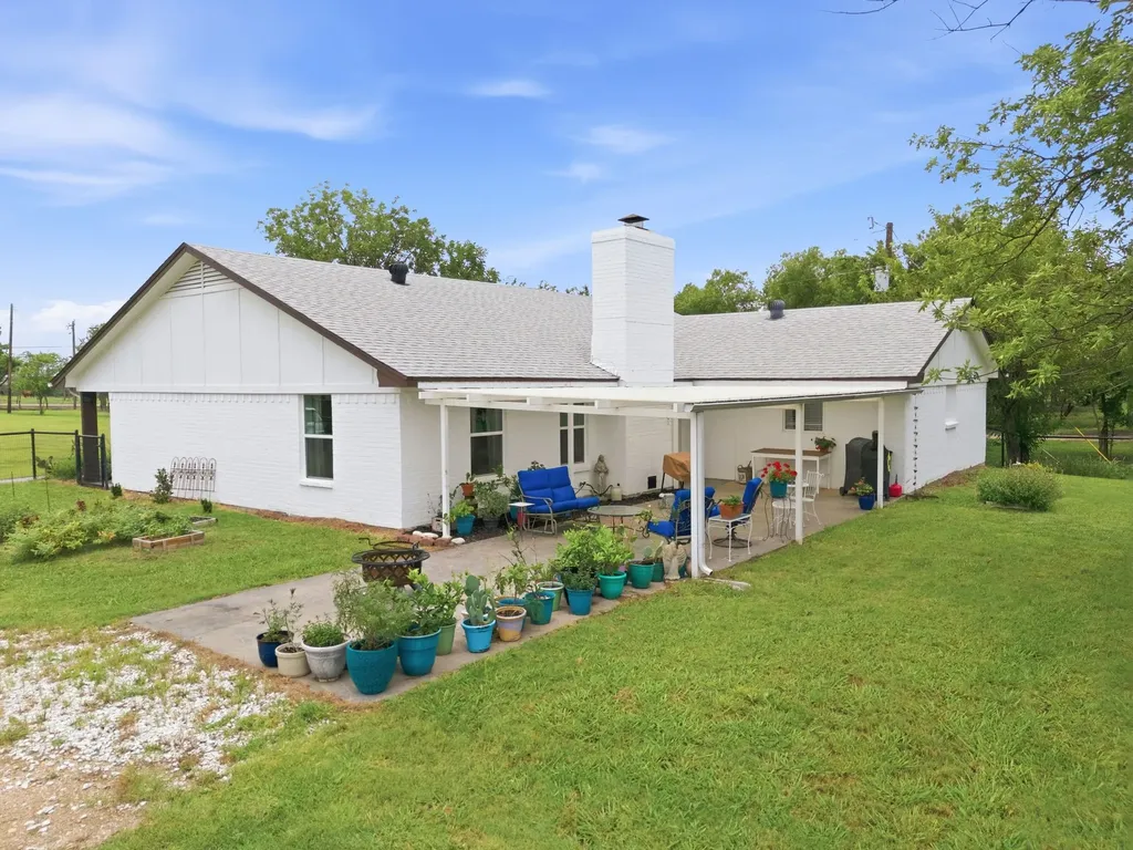 698 Hackberry Road Van Alstyne TX 75495