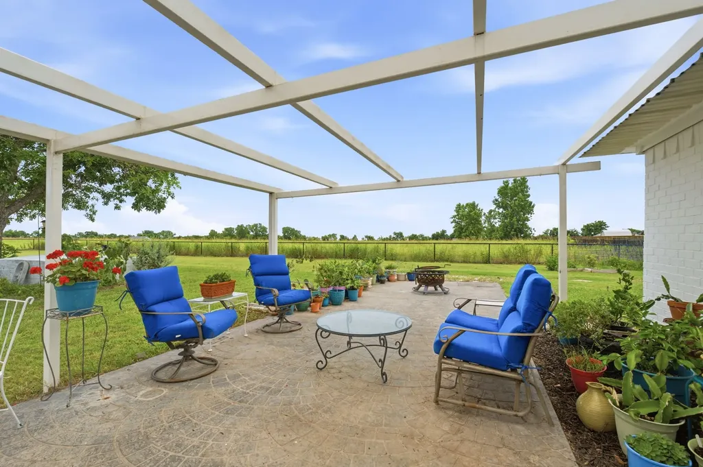698 Hackberry Road Van Alstyne TX 75495