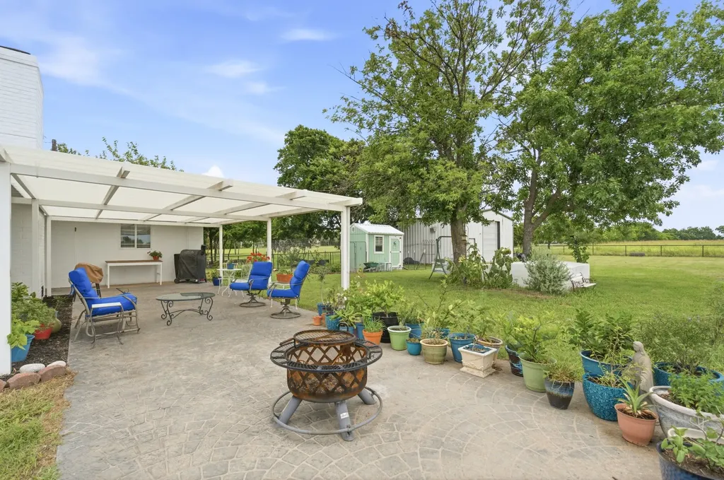 698 Hackberry Road Van Alstyne TX 75495