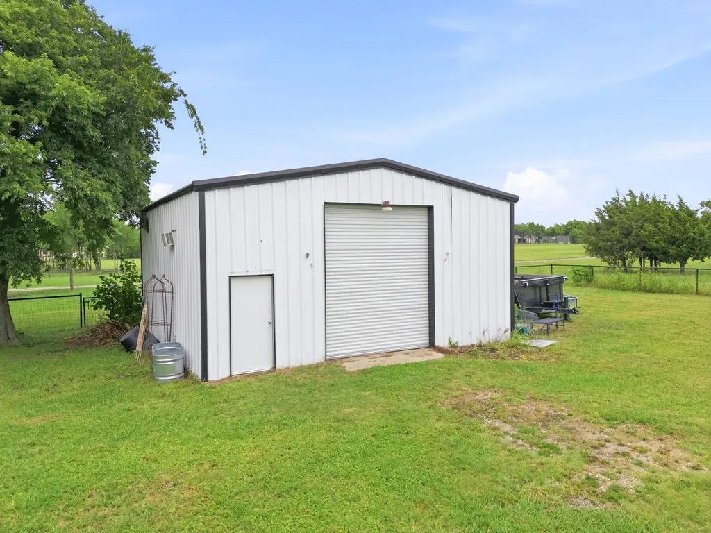 698 Hackberry Road Van Alstyne TX 75495