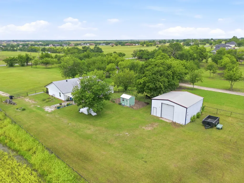 698 Hackberry Road Van Alstyne TX 75495