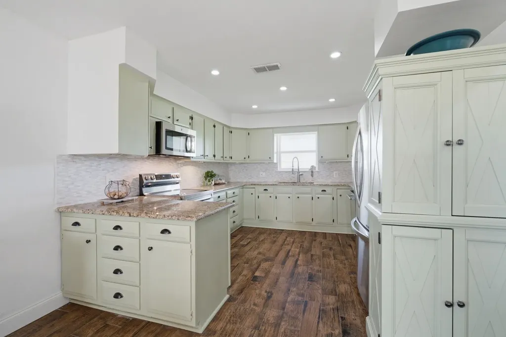 698 Hackberry Road Van Alstyne TX 75495