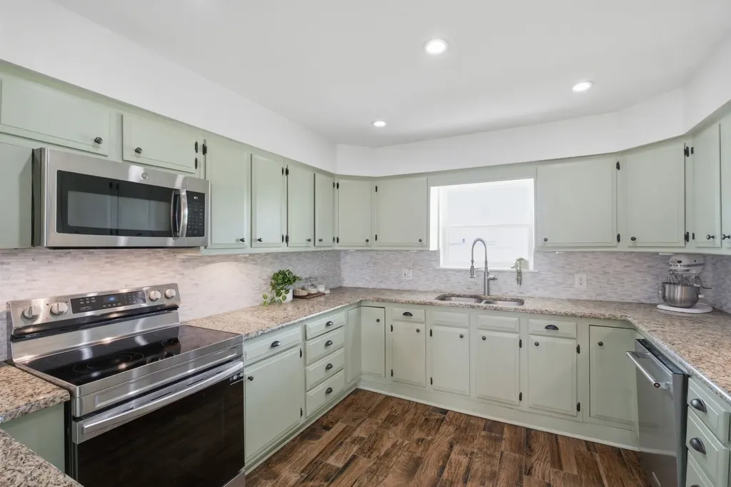 698 Hackberry Road Van Alstyne TX 75495