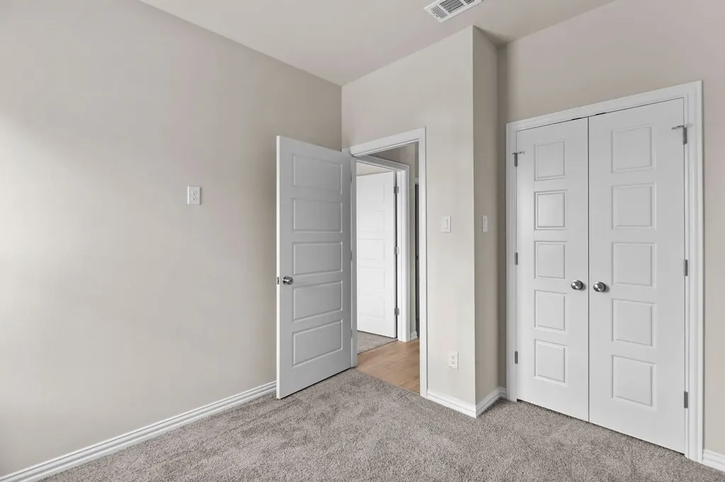 320 W Gambrell Street Fort Worth TX 76115
