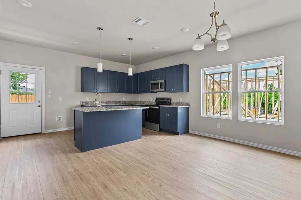 320 W Gambrell Street Fort Worth TX 76115