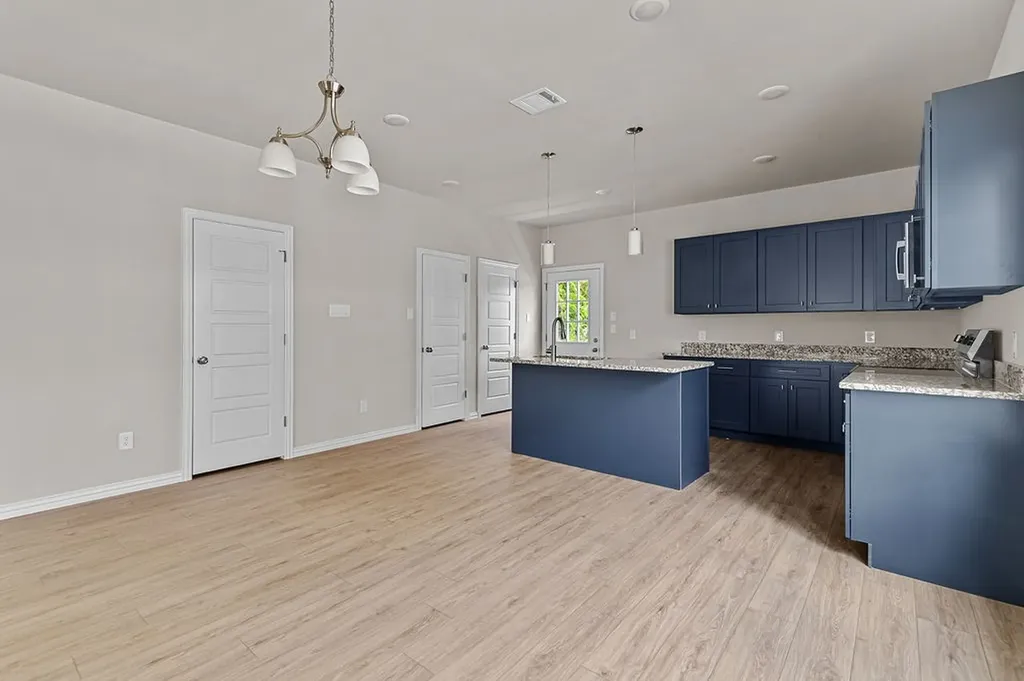 320 W Gambrell Street Fort Worth TX 76115