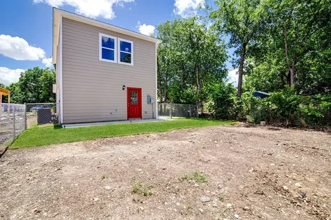 320 W Gambrell Street Fort Worth TX 76115