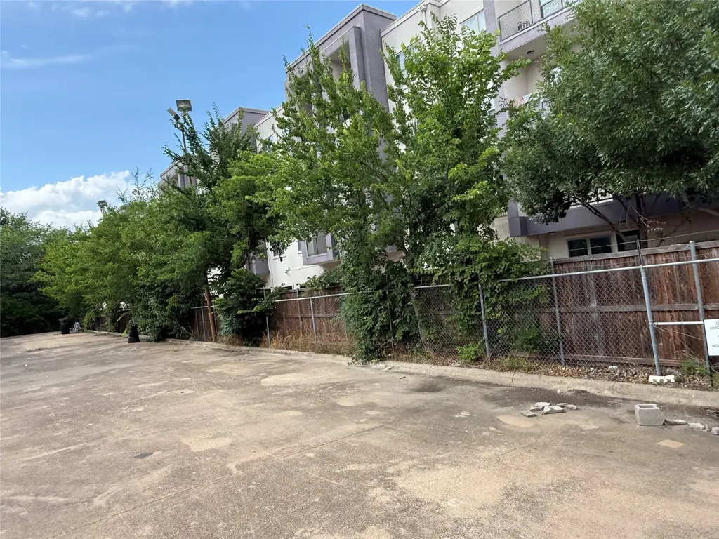 2411 Butler Street Dallas TX 75235