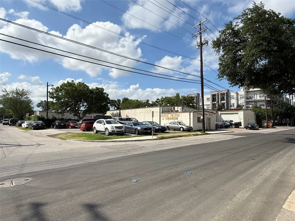 2411 Butler Street Dallas TX 75235