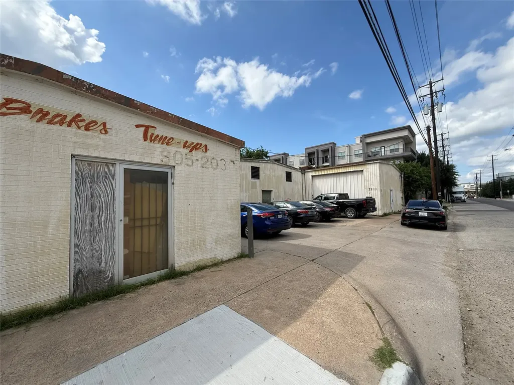 2411 Butler Street Dallas TX 75235