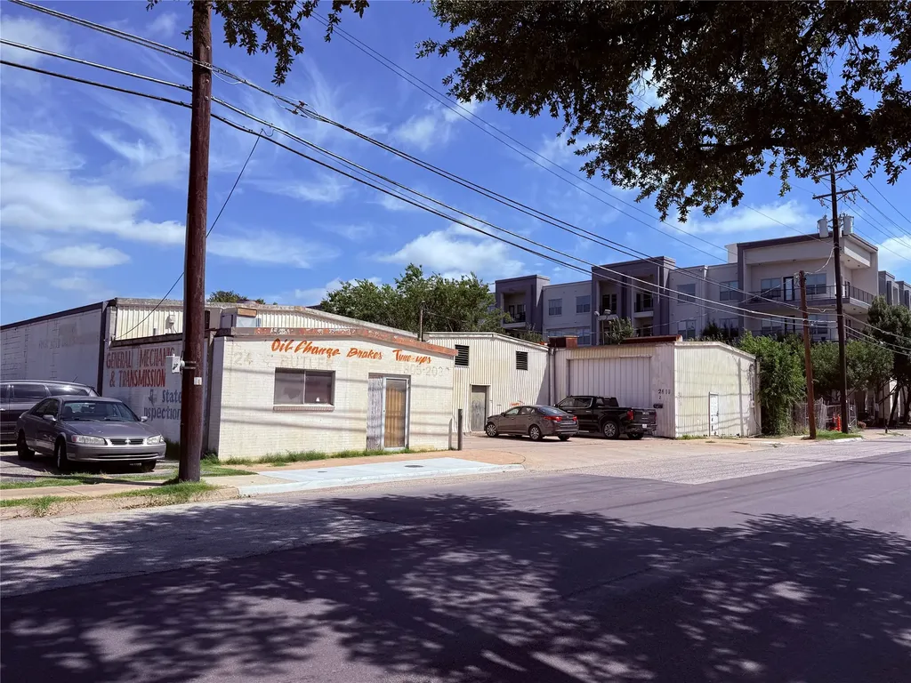 2411 Butler Street Dallas TX 75235