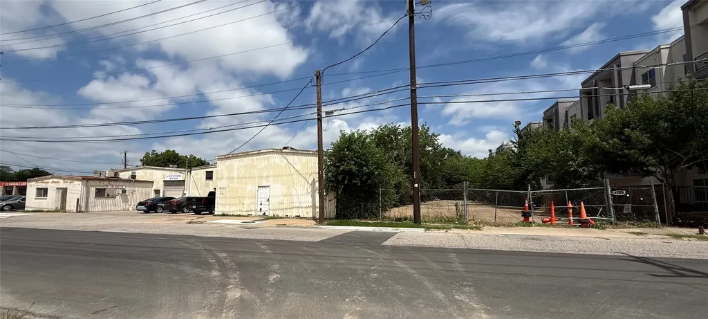 2411 Butler Street Dallas TX 75235