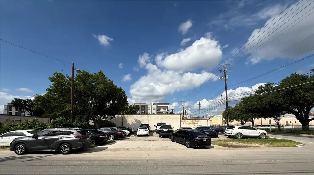 2411 Butler Street Dallas TX 75235
