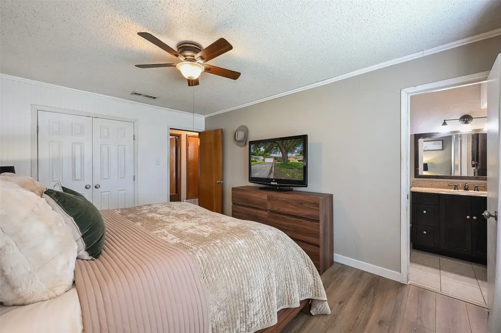 4421 Tiptop Street Haltom City TX 76117