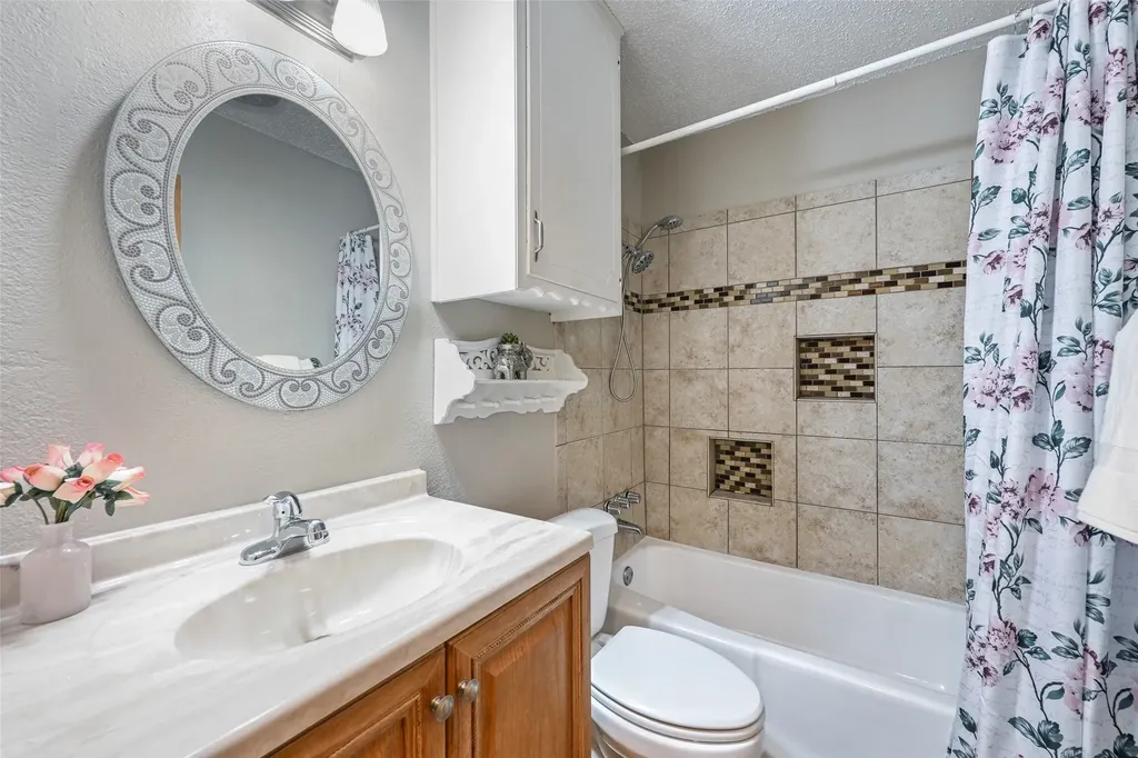 4421 Tiptop Street Haltom City TX 76117